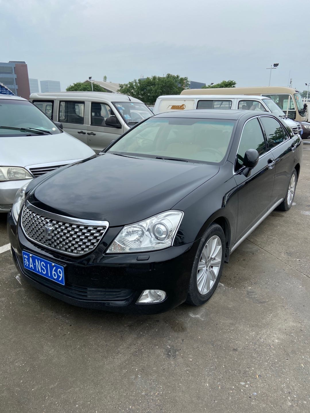 丰田2011款 皇冠 v6 2.5l royal 真皮天窗特别版 (已售)