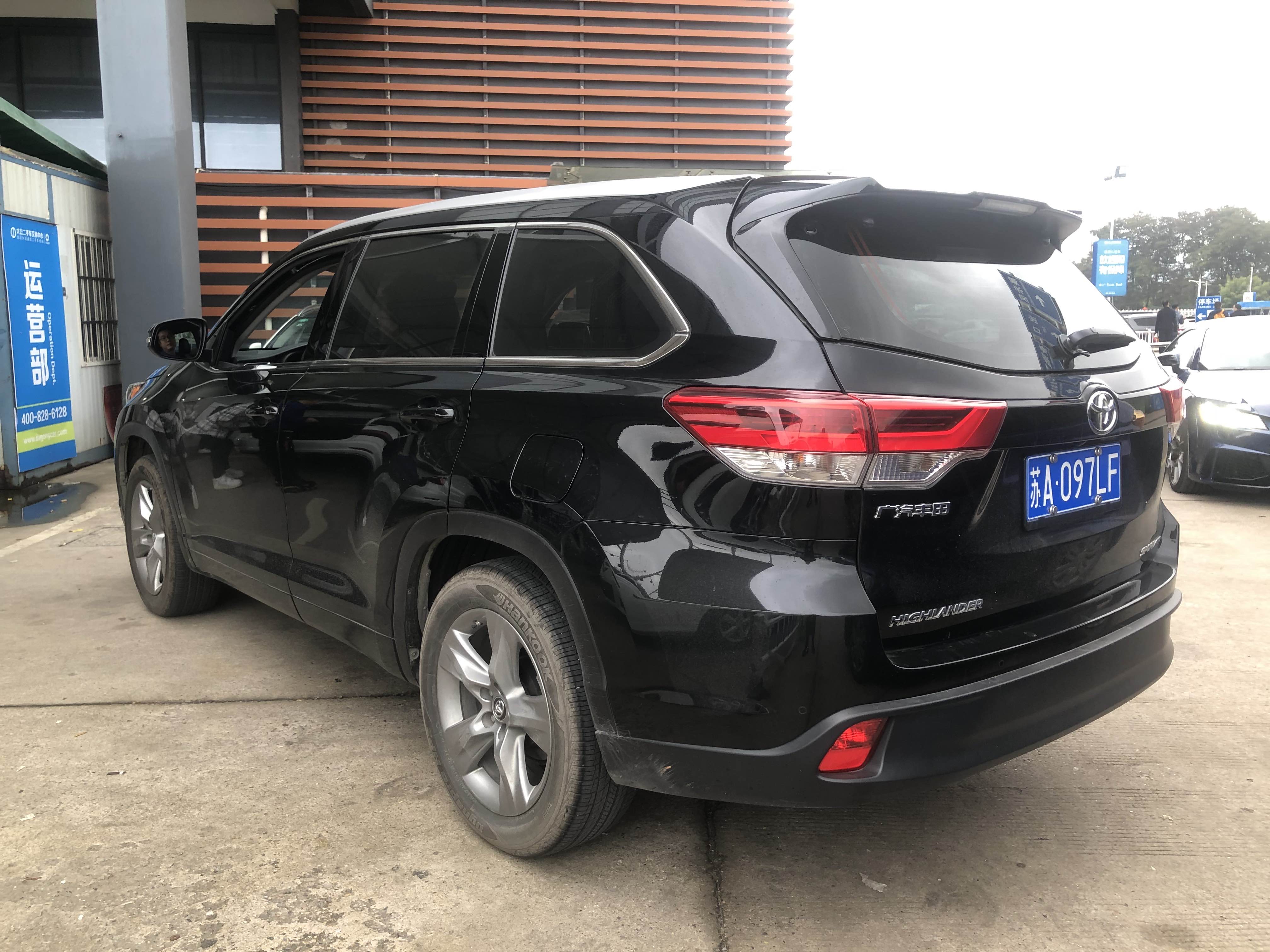 丰田2018款汉兰达20t四驱尊贵版7座国vi