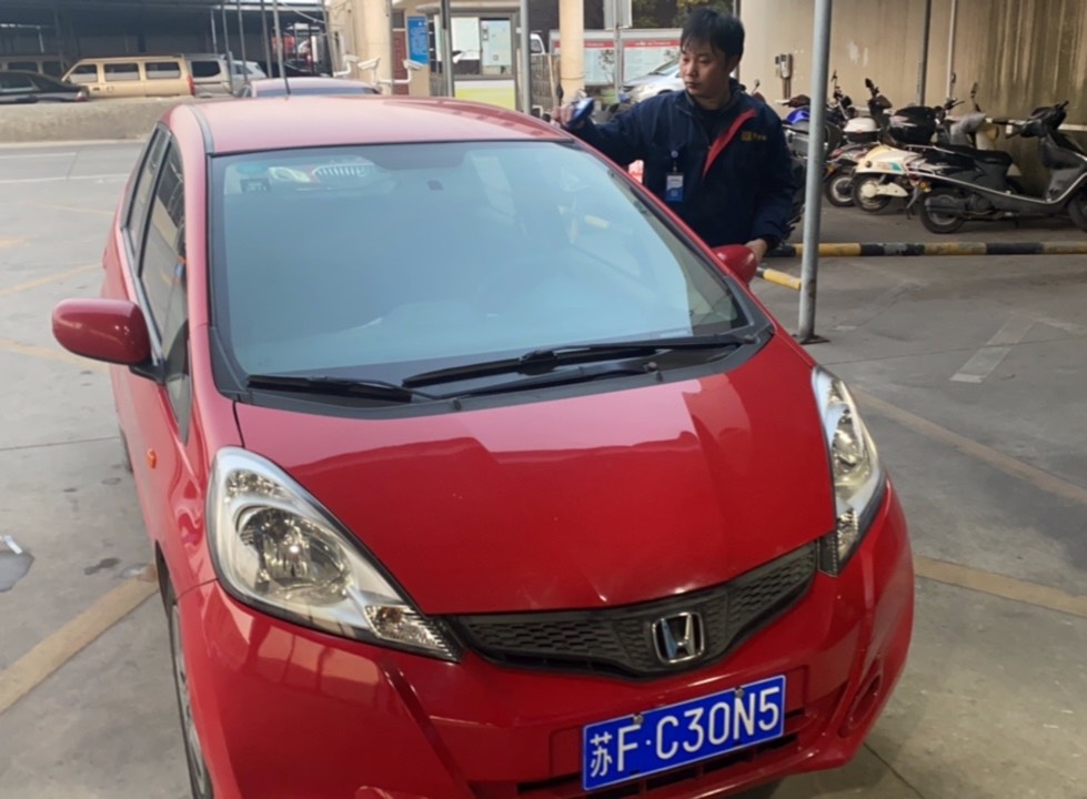 本田2011款飞度13l自动舒适版